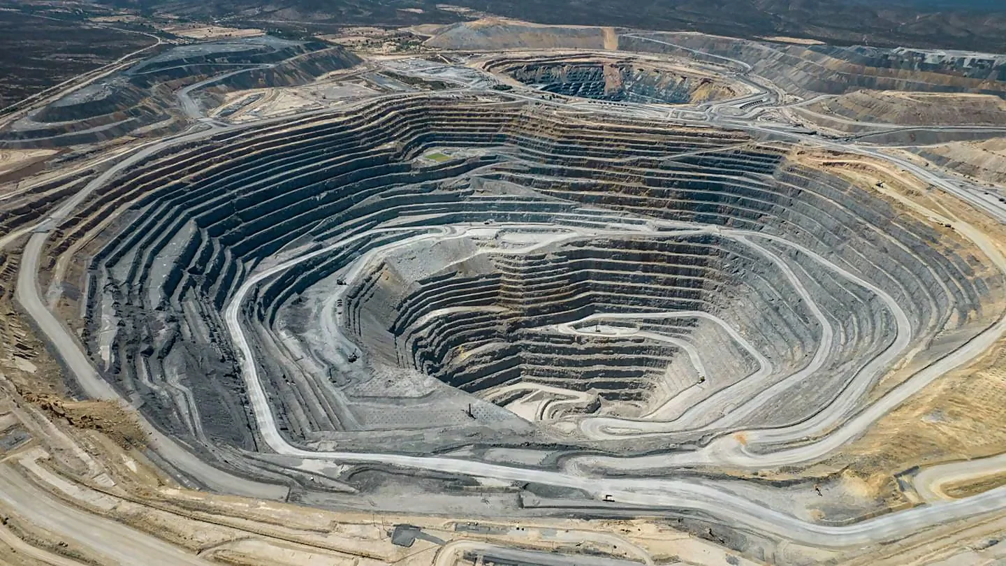 HUELGA EN PEÑASQUITO AMENAZA DE PÉRDIDAS MILLONARIAS